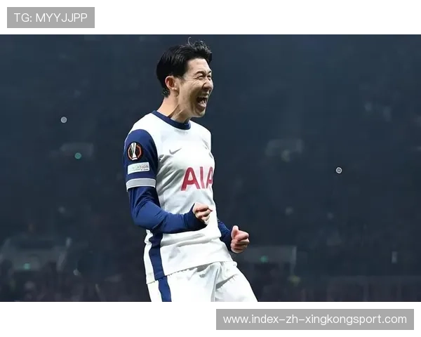 孙兴慜一脚低平横传撕裂禁区，热刺射手完成终结